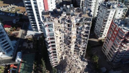 Adana’da onlarca kişiye mezar olan Mete Apartmanı müteahhidinden ilginç savunma: İlk depremde sadece yarısı yıkıldı