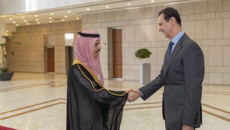 Şam dış dünyayla bağlarını tekrar kurmaya devam ediyor: Suriye ve Suudi Arabistan, diplomatik misyonları tekrar açma kararlarını duyurdu