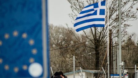 Yunanistan sandık başında: Anketler koalisyon gösteriyor